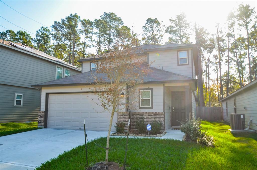 2250 Yelverton Ter Trl in Spring, TX - Foto de edificio