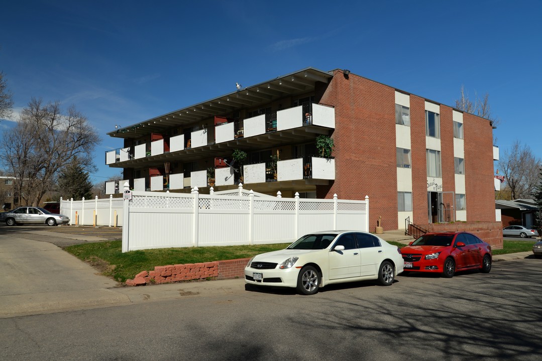 Sunset Plaza in Longmont, CO - Building Photo