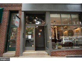 924 Pine St in Philadelphia, PA - Building Photo