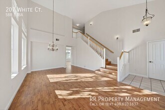 207 White Ct in Milpitas, CA - Building Photo - Building Photo