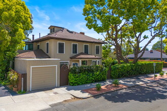 402 E Valerio St in Santa Barbara, CA - Foto de edificio - Building Photo