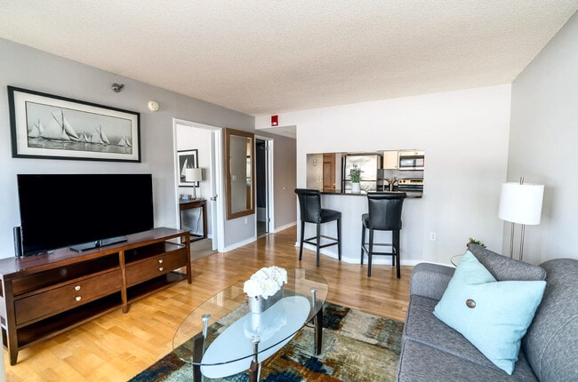 127 Greyrock Pl in Stamford, CT - Building Photo - Building Photo