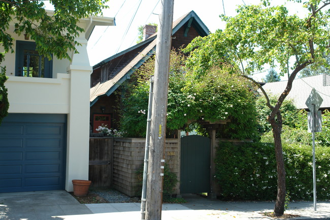 5938 Chabot Rd in Oakland, CA - Building Photo - Building Photo