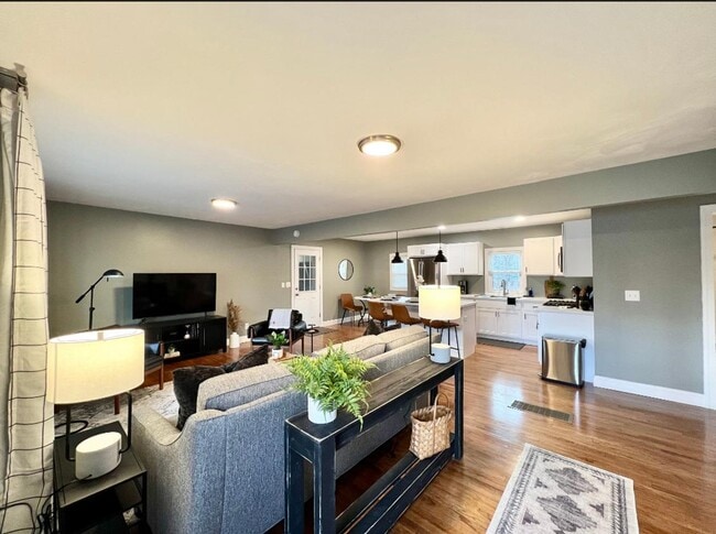 8509 Henry Clay Blvd in Clay, NY - Building Photo - Building Photo