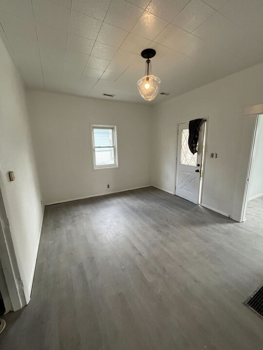 1308 W 4th St in Anderson, IN - Foto de edificio