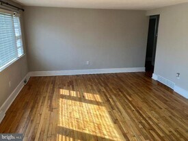 118 W Lehman Ave in Hatboro, PA - Building Photo