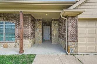 204 W Patton Ave in Alvarado, TX - Building Photo - Building Photo