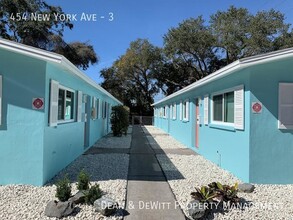 New York Avenue Apartments in Dunedin, FL - Foto de edificio - Building Photo