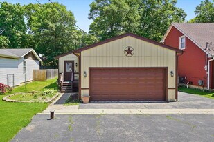 35763 N Wilson Rd in Ingleside, IL - Building Photo
