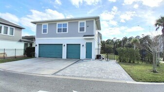 8408 Rothman Aly in Orlando, FL - Building Photo