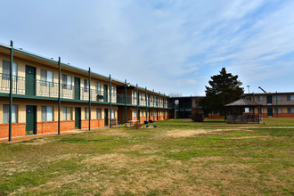 Calico Corners in Oklahoma City, OK - Building Photo - Building Photo