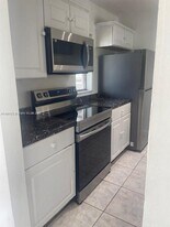 9962 Twin Lakes Dr, Unit 7-P in Coral Springs, FL - Building Photo