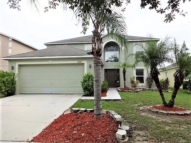 12621 Lake Vista Dr in Gibsonton, FL - Building Photo