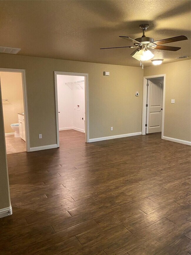 3032 Weave Ct-Unit -3032 in Granbury, TX - Building Photo - Building Photo