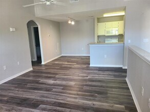 8933 Manor Loop, Unit 202 in Lakewood Ranch, FL - Foto de edificio - Building Photo