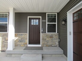 3082 Charissas Plz in Bettendorf, IA - Building Photo