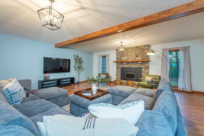 41 Little Forest Dr
