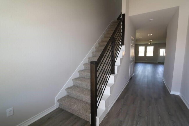 221 Papaya Dr in Buda, TX - Building Photo - Building Photo