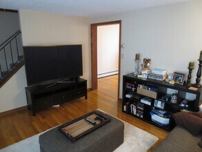 110 W 8th St, Unit 1 in Boston, MA - Building Photo - Building Photo
