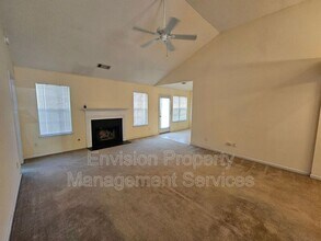 3989 Meadow Glen Way in Fairburn, GA - Building Photo - Building Photo