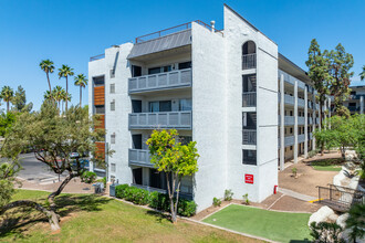 Nines at Lakeside in Tempe, AZ - Building Photo - Building Photo