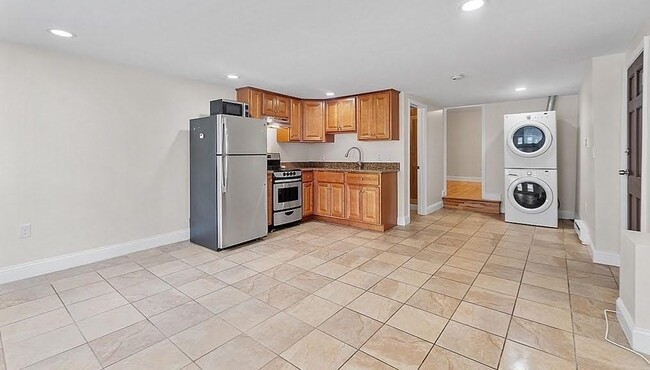 property at 426 Saratoga St