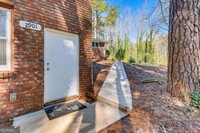 2901 White Oak Dr in Decatur, GA - Building Photo - Building Photo