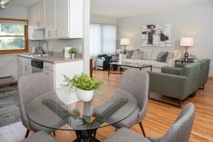 South Highland in St. Paul, MN - Building Photo