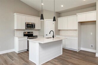 529 Meadows Ct in Polk City, IA - Building Photo - Building Photo