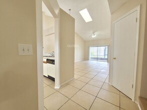 69 Lakepointe Cir in Kissimmee, FL - Foto de edificio - Building Photo