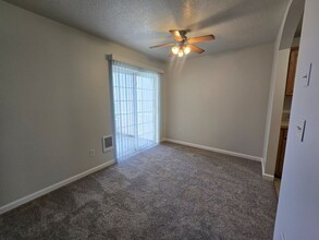 2952 Matt Dr in Eugene, OR - Foto de edificio - Building Photo