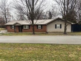 108 Cleo Dr in Bardstown, KY - Building Photo