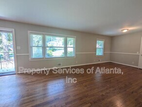 1061 Homewood Ct in Decatur, GA - Building Photo - Building Photo