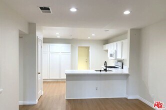 11209 Terra Vista Pkwy in Rancho Cucamonga, CA - Foto de edificio - Building Photo