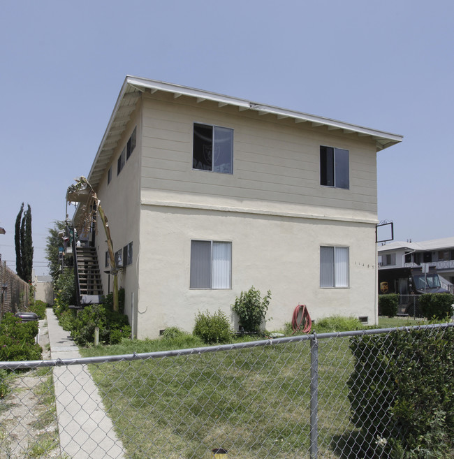 11467 Sherman Way in North Hollywood, CA - Building Photo - Building Photo