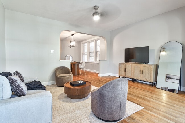 3617 N Whipple St, Unit 1 in Chicago, IL - Foto de edificio - Building Photo