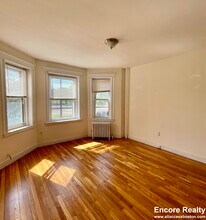 18 Claymoss Rd, Unit 3 in Boston, MA - Building Photo - Building Photo