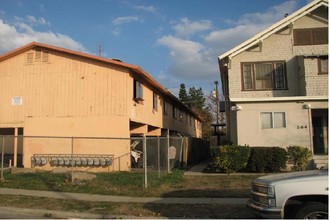 284 N Roosevelt Ave in Fresno, CA - Building Photo - Building Photo