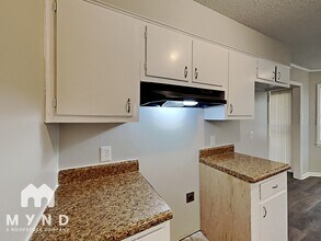 5160 Rolling Meadows Dr in Memphis, TN - Building Photo - Building Photo