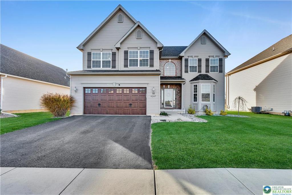 4247 Beech Dr in Nazareth, PA - Building Photo