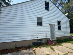 18941 Elkhart St in Harper Woods, MI - Building Photo - Building Photo