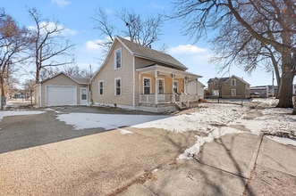 92 S Clarkson St in Fremont, NE - Building Photo - Building Photo
