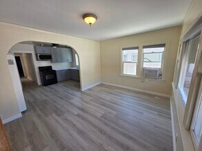 270 Newport Ave, Unit A in Long Beach, CA - Foto de edificio - Building Photo