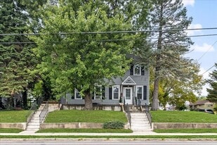 800 E Atlantic Ave in Laurel Springs, NJ - Building Photo