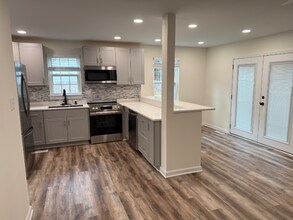 2429 Crowncrest Dr in Henrico, VA - Building Photo - Building Photo