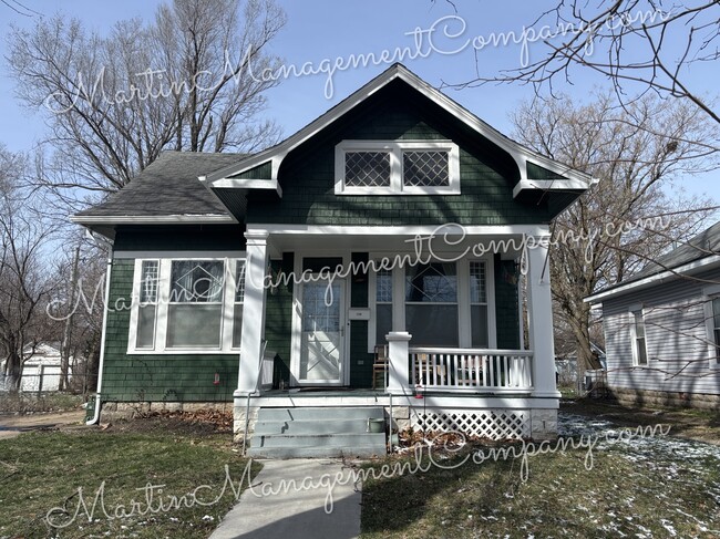 property at 1208 S Massachusetts