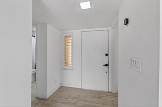 1089 NW 13th St, Unit 1 in Boca Raton, FL - Building Photo - Building Photo