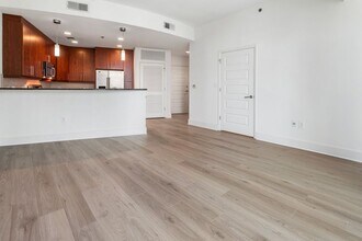 1080 Peachtree St NE in Atlanta, GA - Building Photo - Building Photo