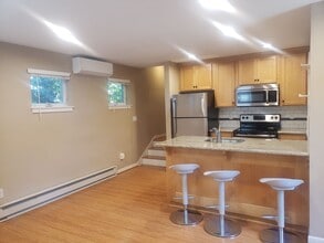 2935 SE Taggart St in Portland, OR - Building Photo - Building Photo