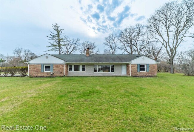 20719 Kennoway Cir in Beverly Hills, MI - Building Photo - Building Photo